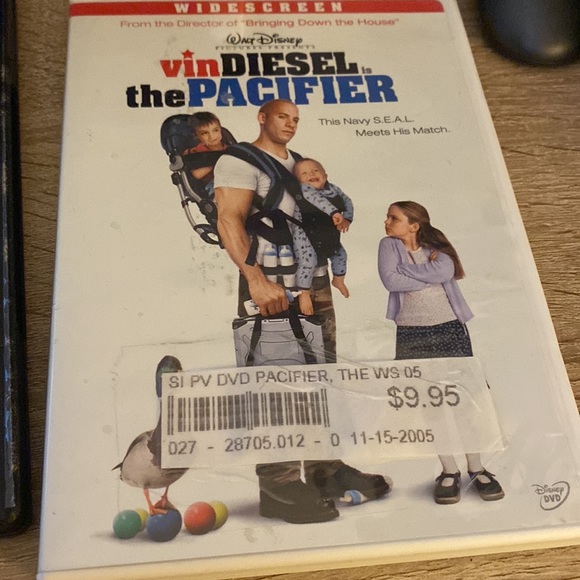 Dvd bundle - Picture 2 of 5